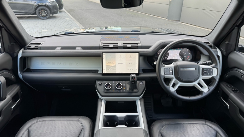 Land Rover Defender 3.0 D250 X-Dynamic HSE 90 3dr Auto Diesel Estate